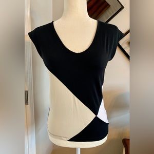 Women’s The Limited black/tan/white geometric top — size Med